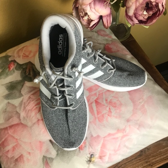 Snickers - Picture 2 of 3